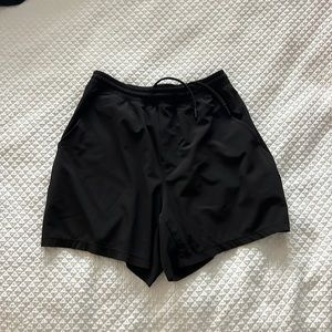Boys Lululemon Pacebreaker Linerless black 5 inch shorts